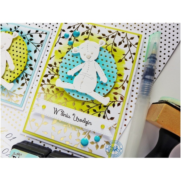 White & Gold 01
